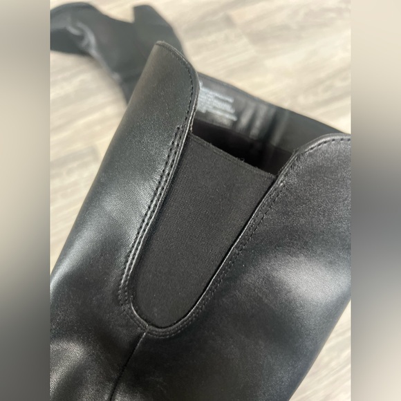 Like New Universal Threads Black Knee-High Vegan Leather Boots Size 10 - Picture 3 of 5